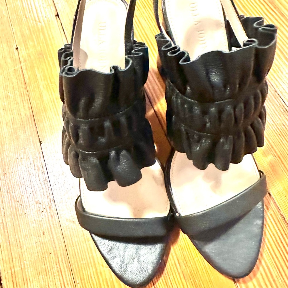 Elegant Black Ruffled Women's Sandals